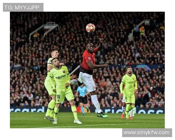 激情四溢的绿茵之战 曼联对决巴萨巅峰对决点燃足球世界热血时刻